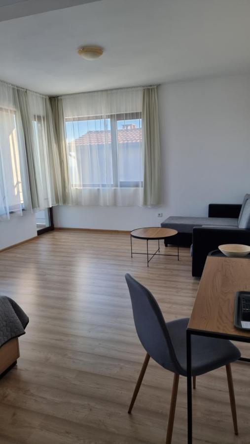 Guest Rooms Sea View Baltsjik Buitenkant foto